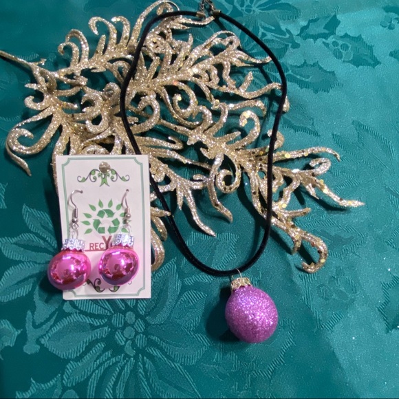 🎄New Christmas Bulb Earrings & Necklace Set - Picture 5 of 7